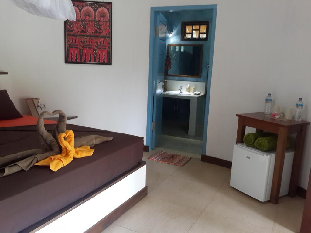 Oasi Bungalows Hotel Gili Air Exterior photo