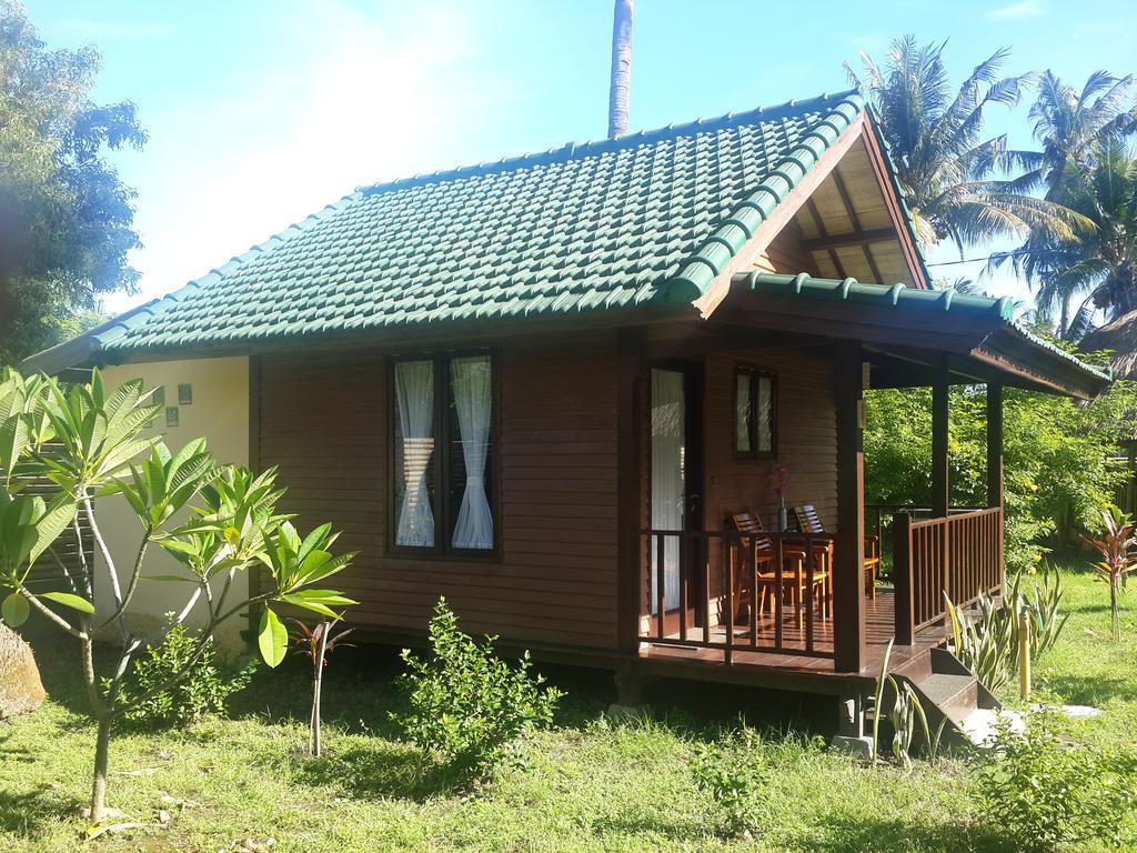 Oasi Bungalows Hotel Gili Air Exterior photo