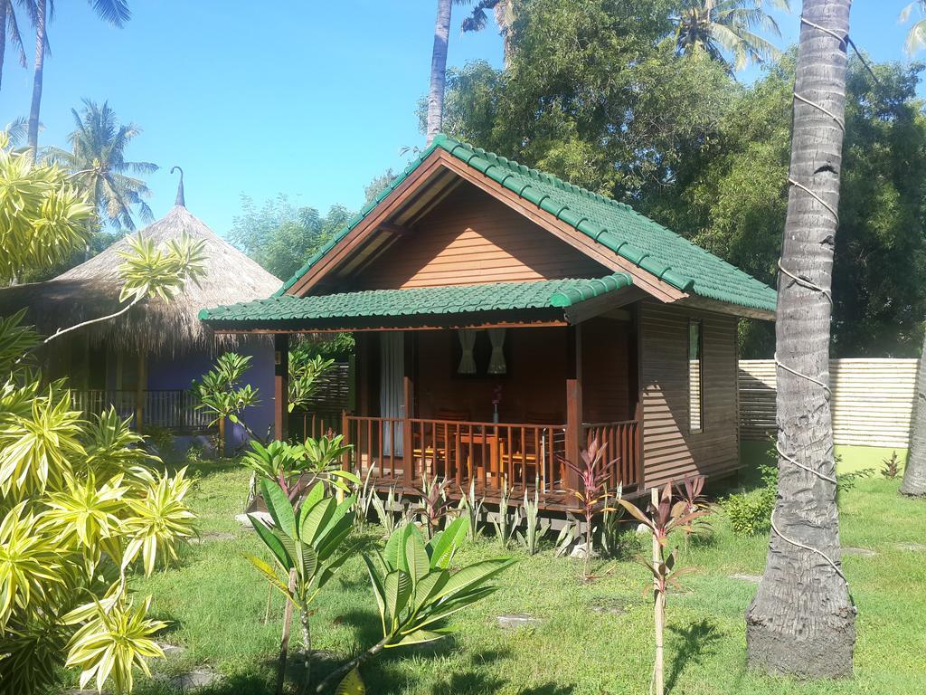 Oasi Bungalows Hotel Gili Air Exterior photo