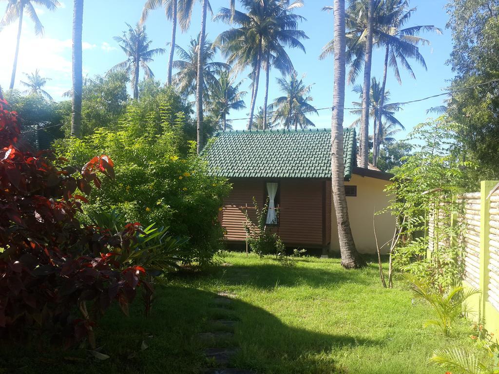 Oasi Bungalows Hotel Gili Air Exterior photo