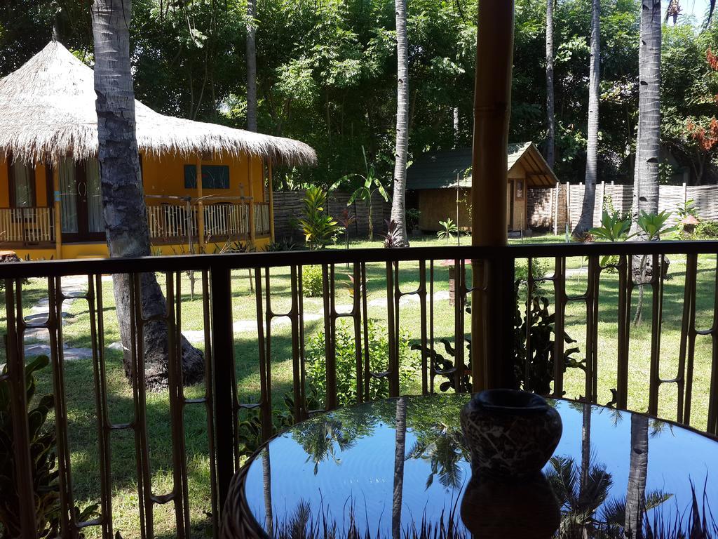 Oasi Bungalows Hotel Gili Air Exterior photo