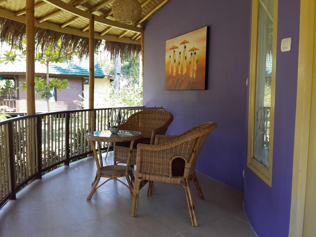 Oasi Bungalows Hotel Gili Air Exterior photo