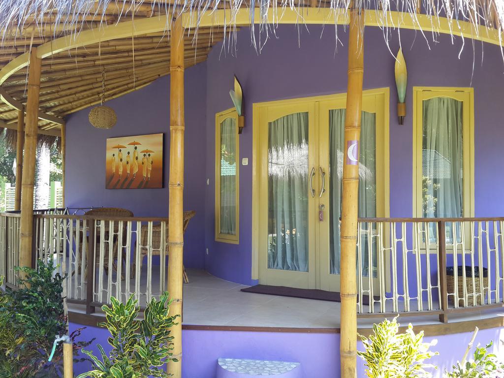 Oasi Bungalows Hotel Gili Air Exterior photo