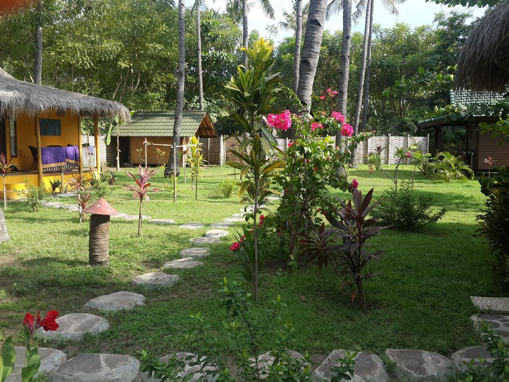 Oasi Bungalows Hotel Gili Air Exterior photo