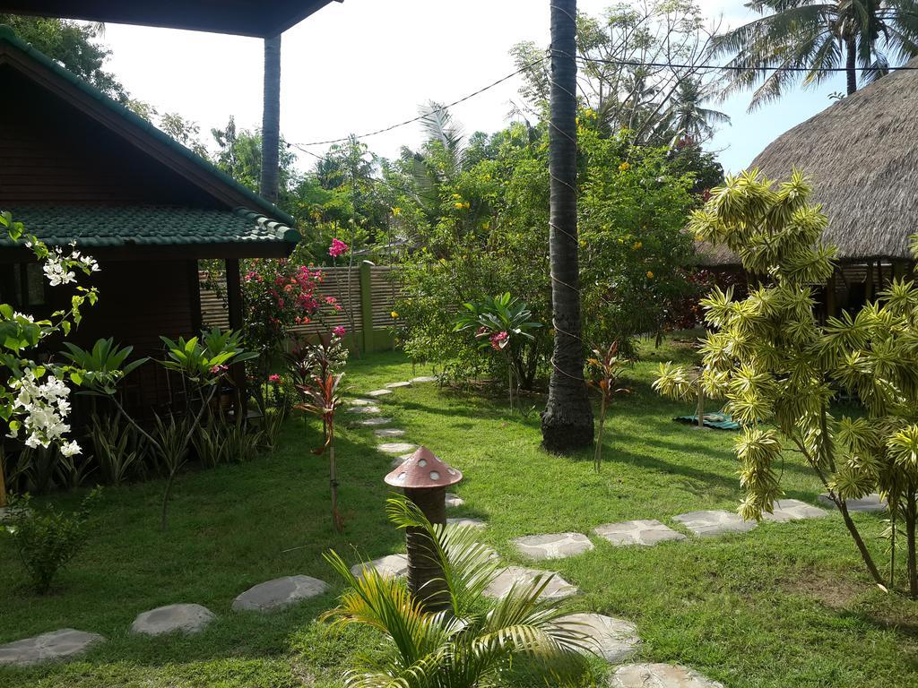 Oasi Bungalows Hotel Gili Air Exterior photo