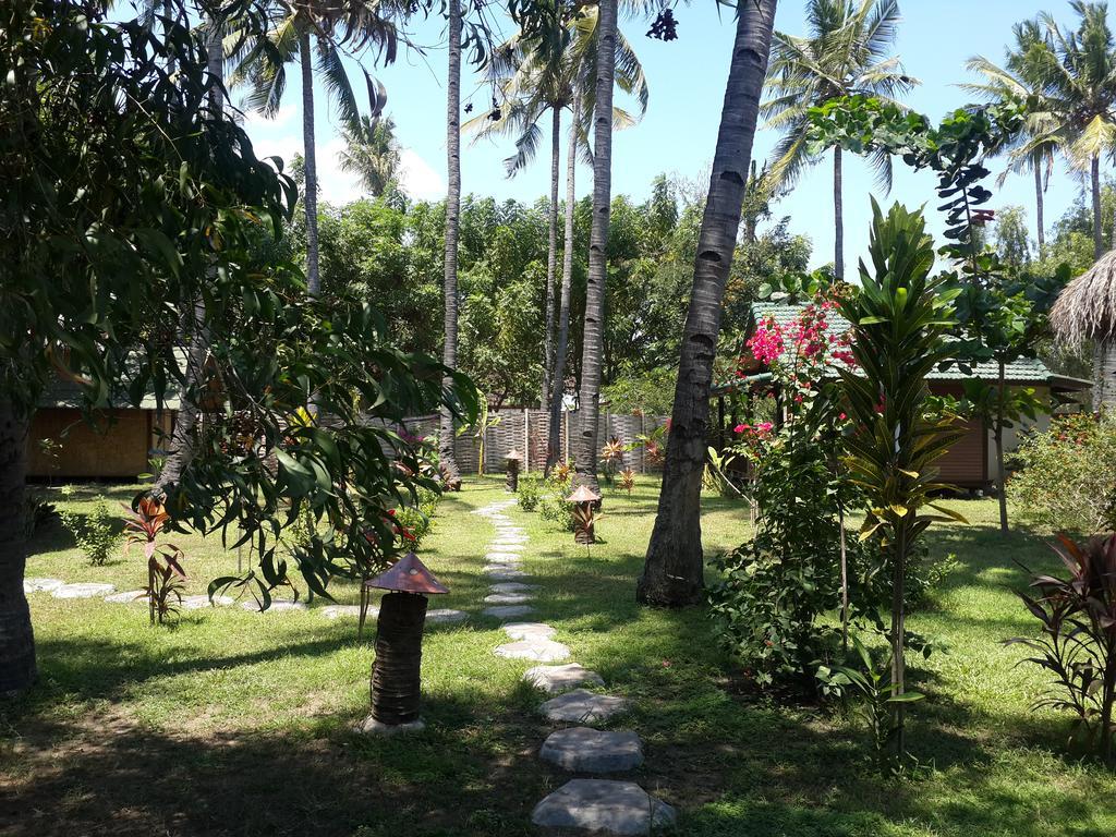 Oasi Bungalows Hotel Gili Air Exterior photo