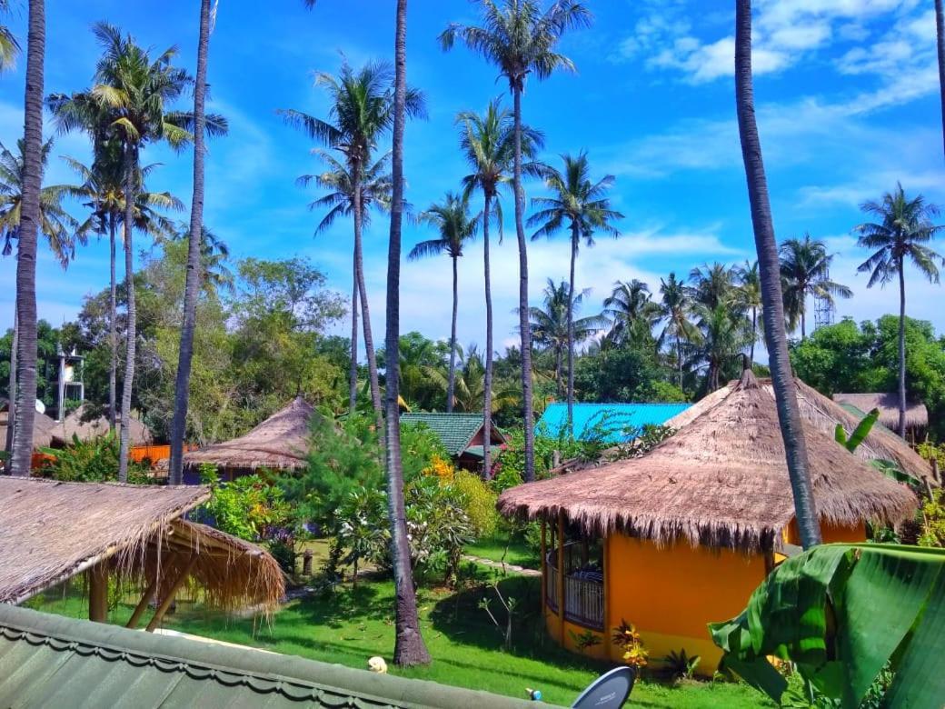 Oasi Bungalows Hotel Gili Air Exterior photo