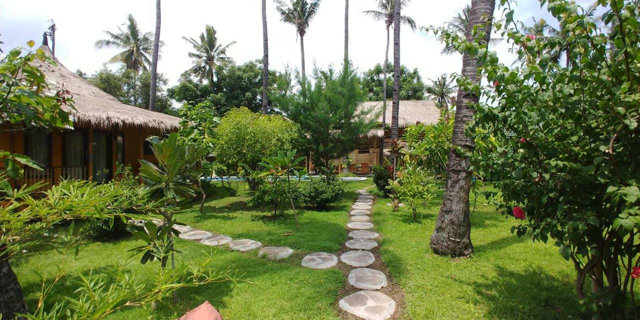 Oasi Bungalows Hotel Gili Air Exterior photo