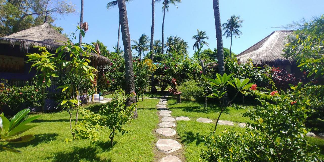 Oasi Bungalows Hotel Gili Air Exterior photo