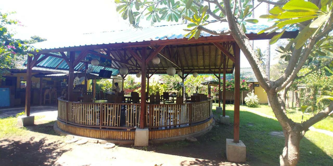 Oasi Bungalows Hotel Gili Air Exterior photo