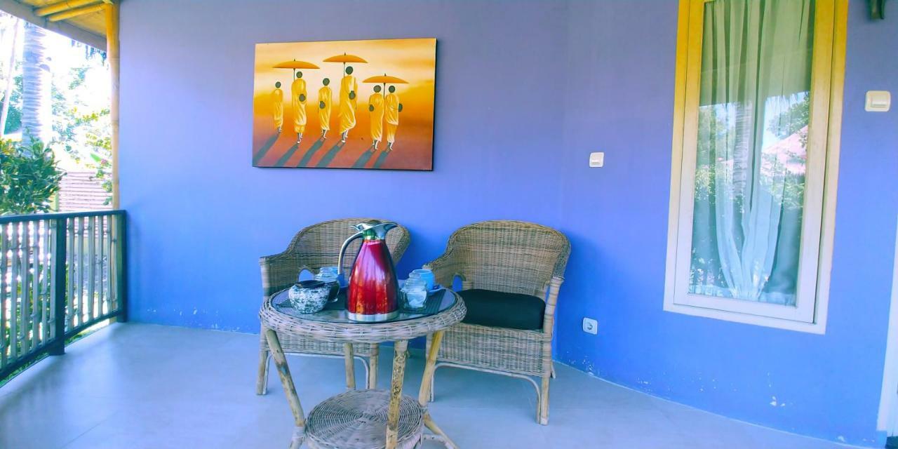 Oasi Bungalows Hotel Gili Air Exterior photo