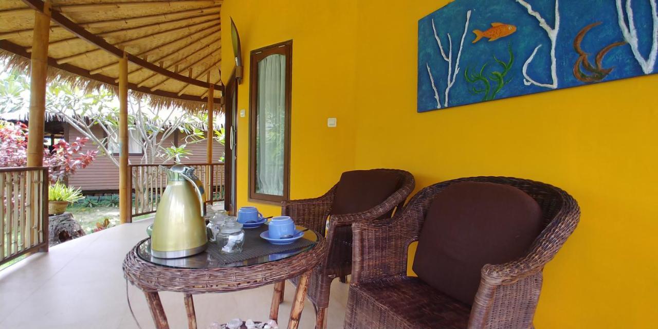 Oasi Bungalows Hotel Gili Air Exterior photo